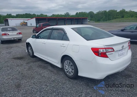 2014 Toyota Camry Se Sport z USA, uszkodzony, nr VIN 4T1BF1FK7EU782881